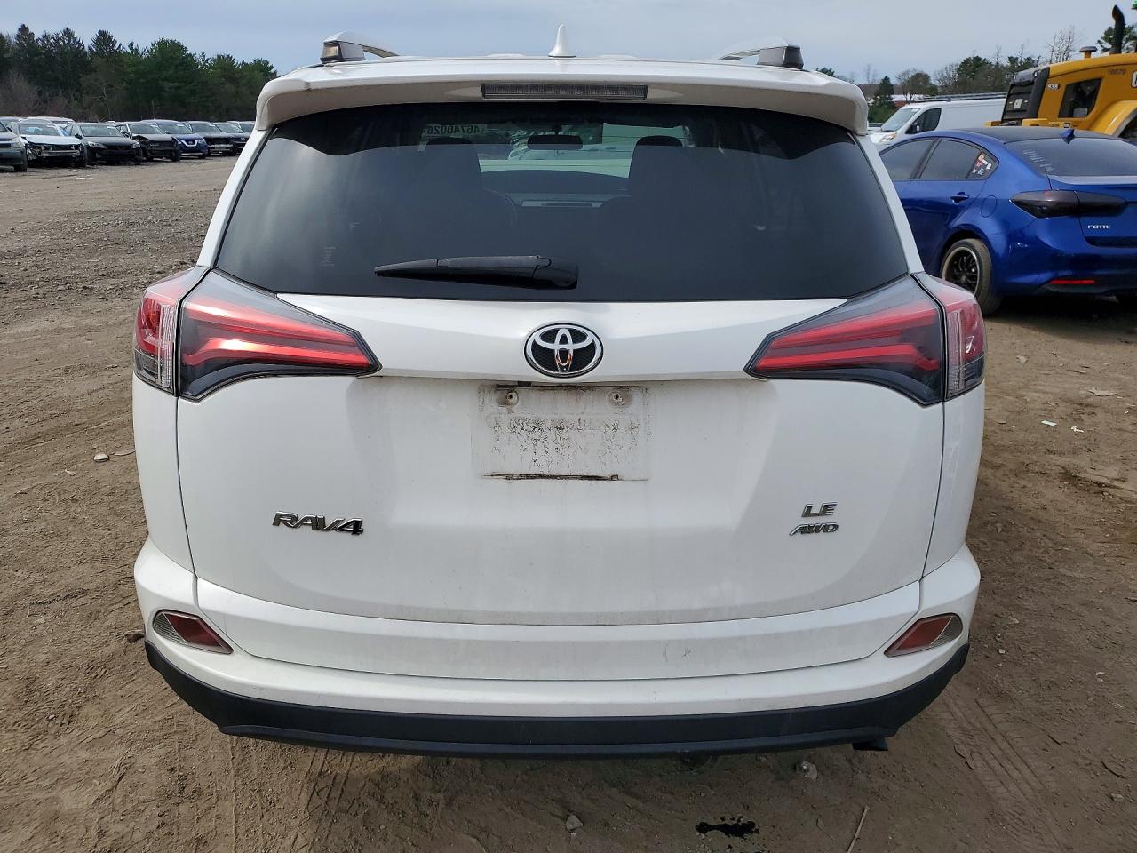 2016 TOYOTA RAV4 LE photo 11