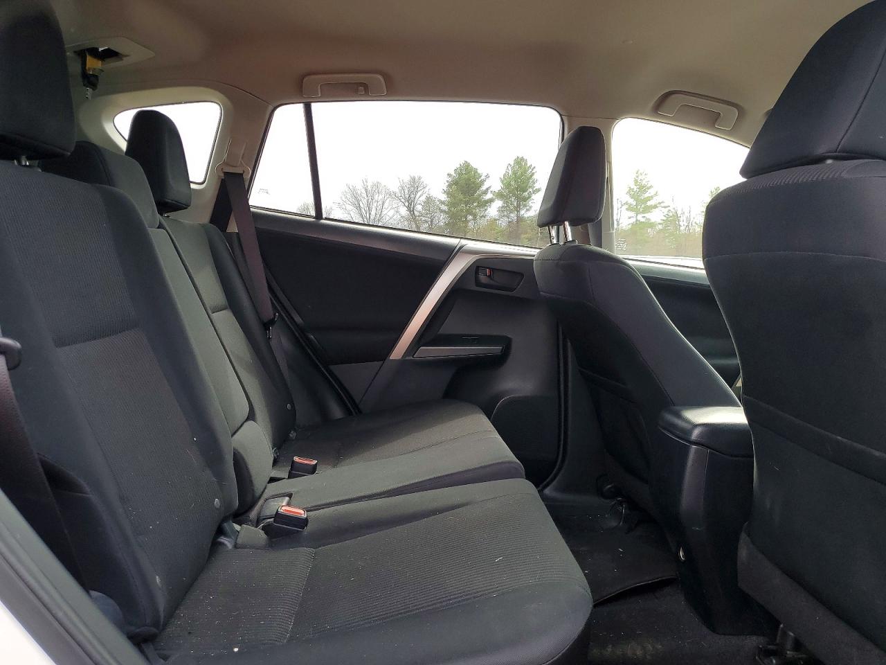 2016 TOYOTA RAV4 LE photo 21