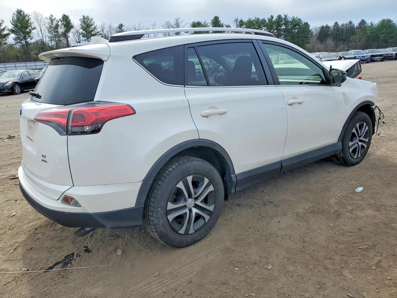 2016 TOYOTA RAV4 LE photo 5