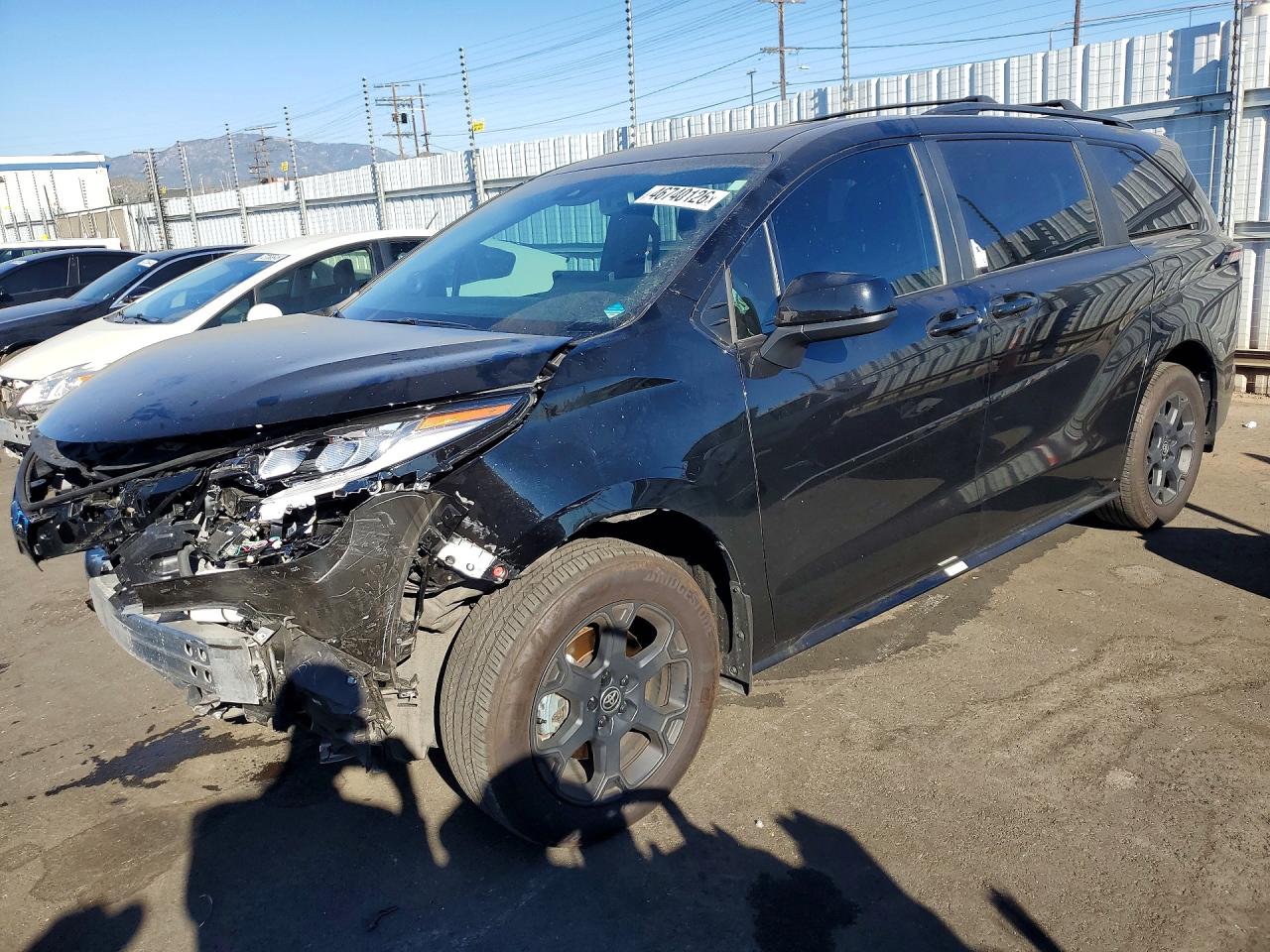 2025 TOYOTA SIENNA