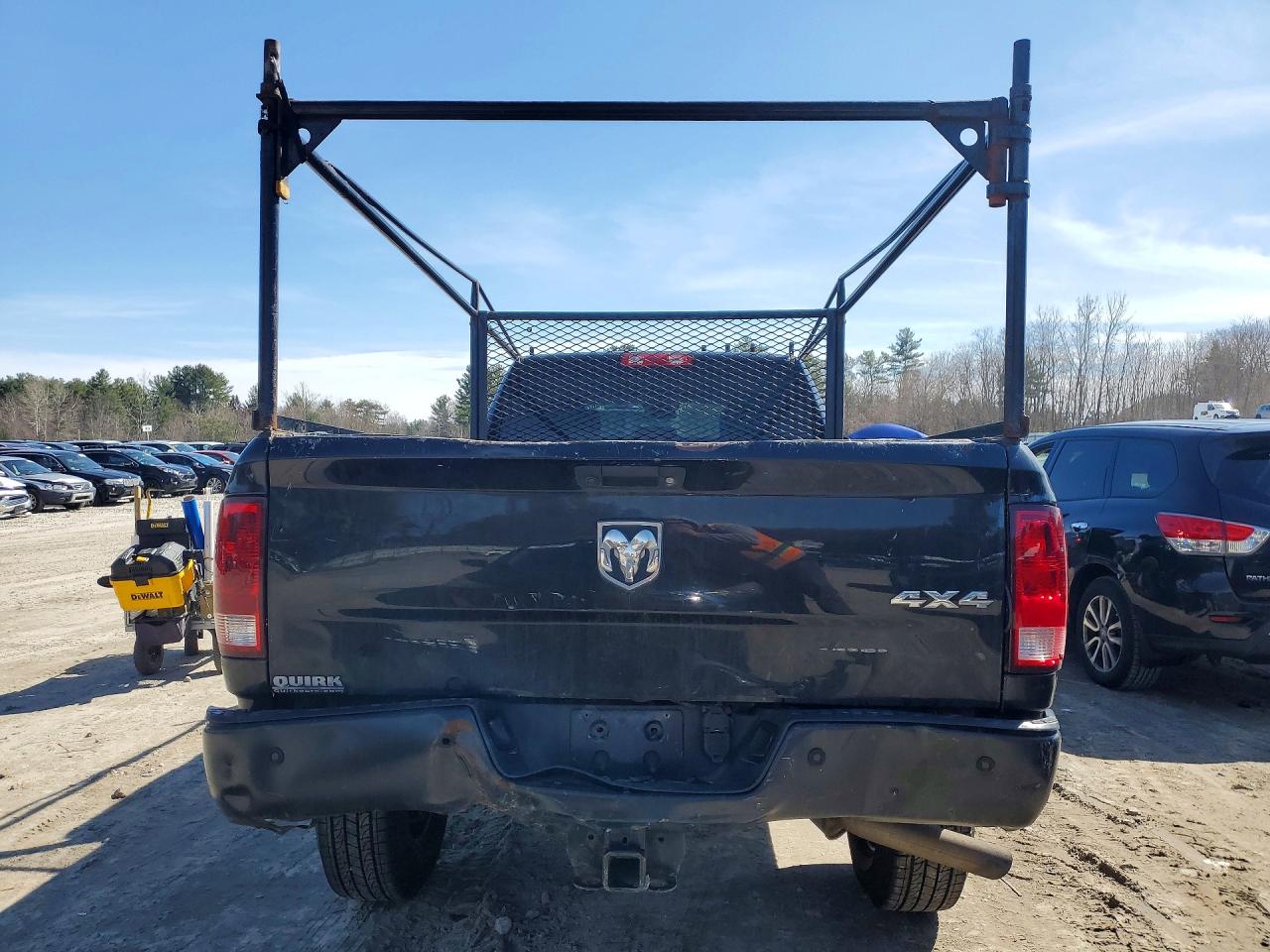 2017 RAM 2500 photo 16