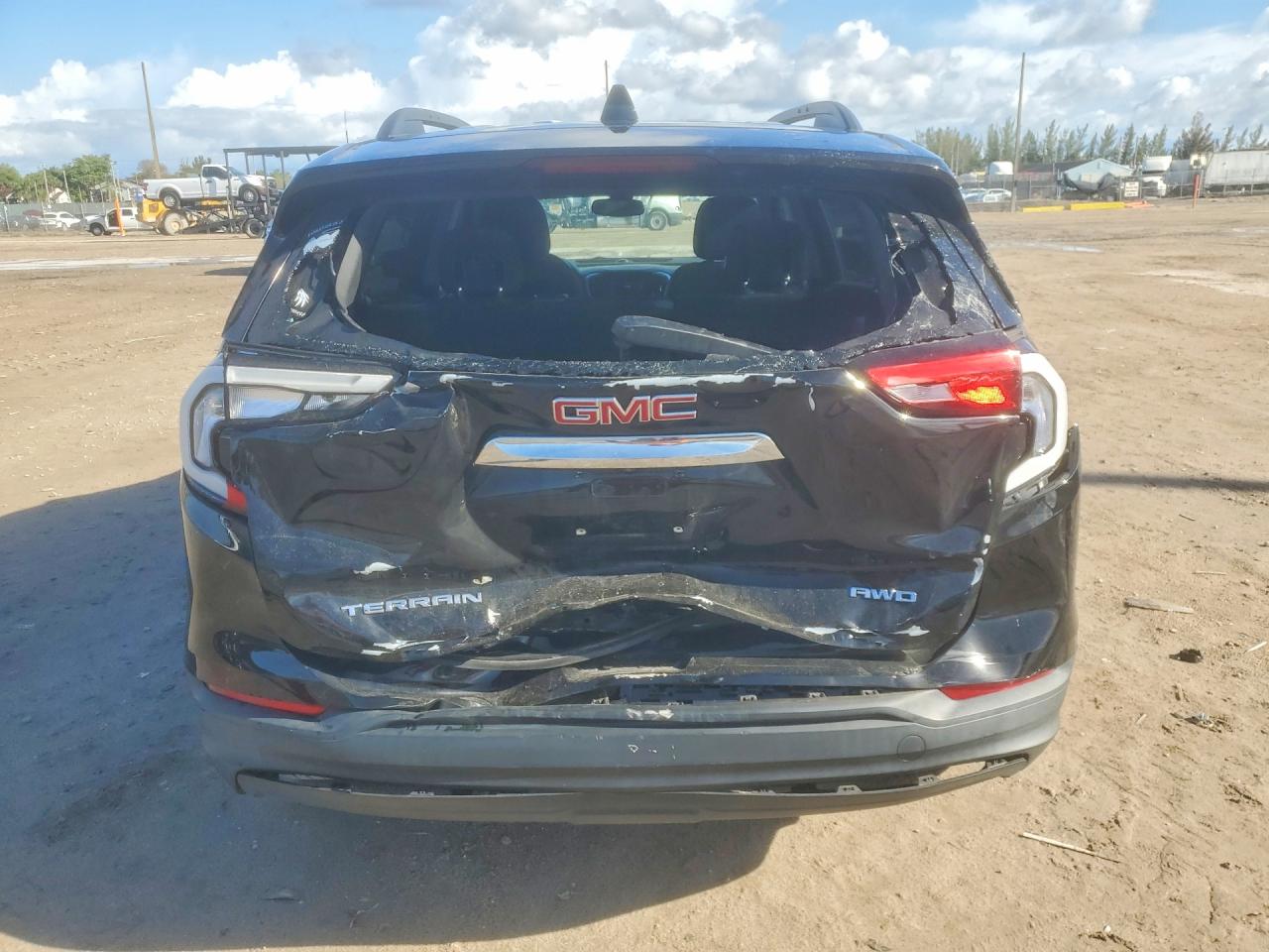 2020 GMC TERRAIN SLE photo 6