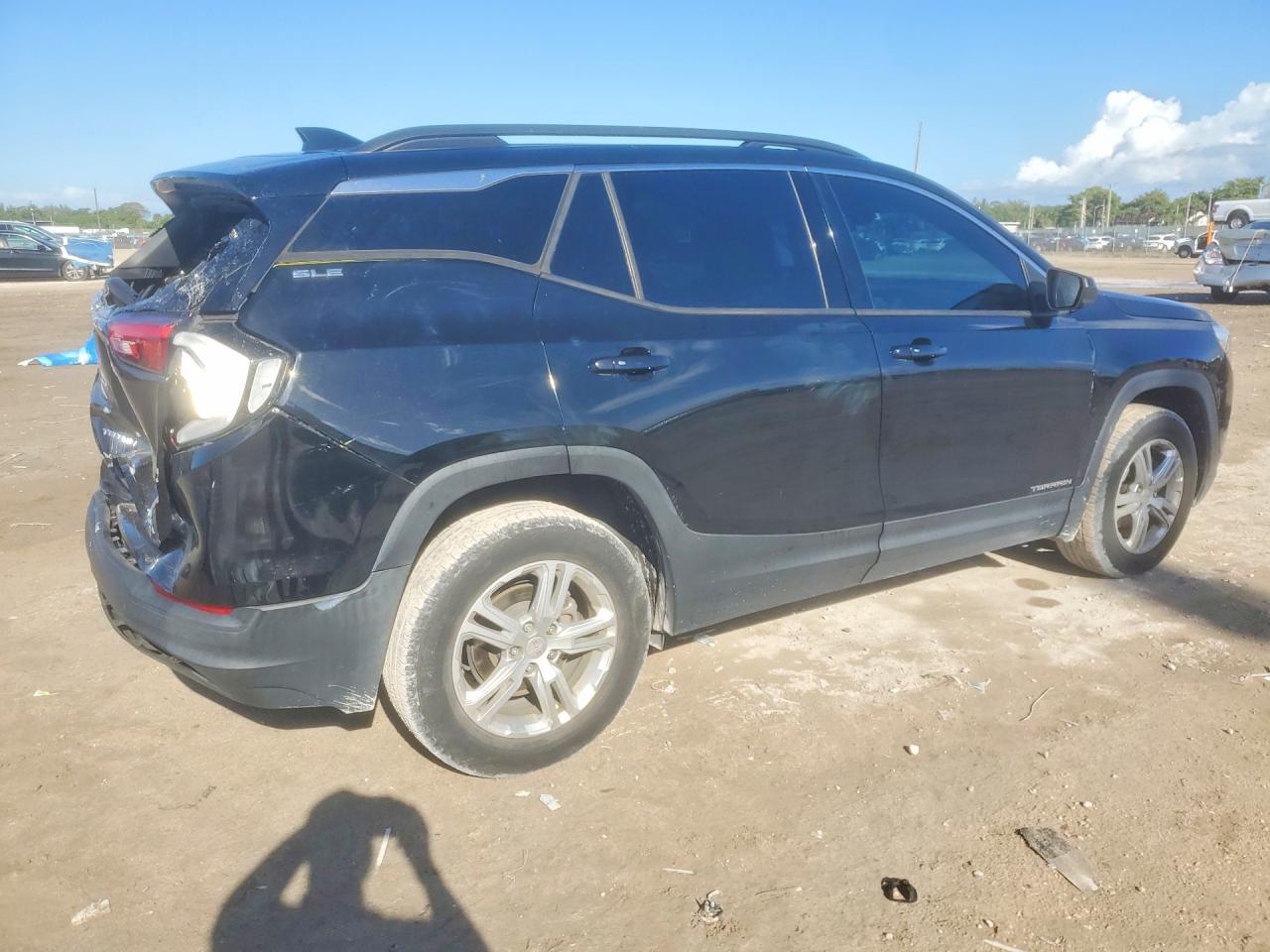 2020 GMC TERRAIN SLE photo 3