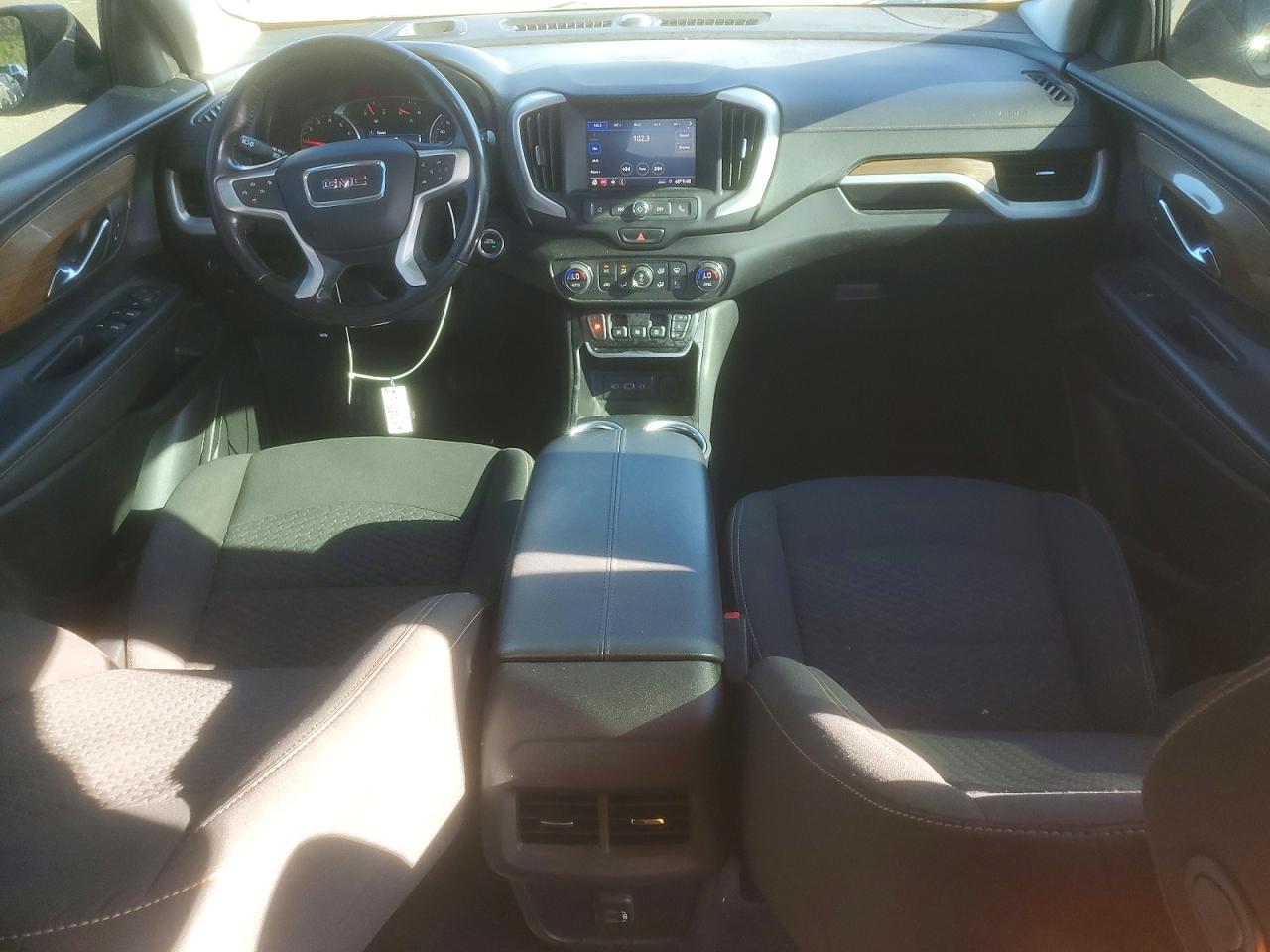 2020 GMC TERRAIN SLE photo 8