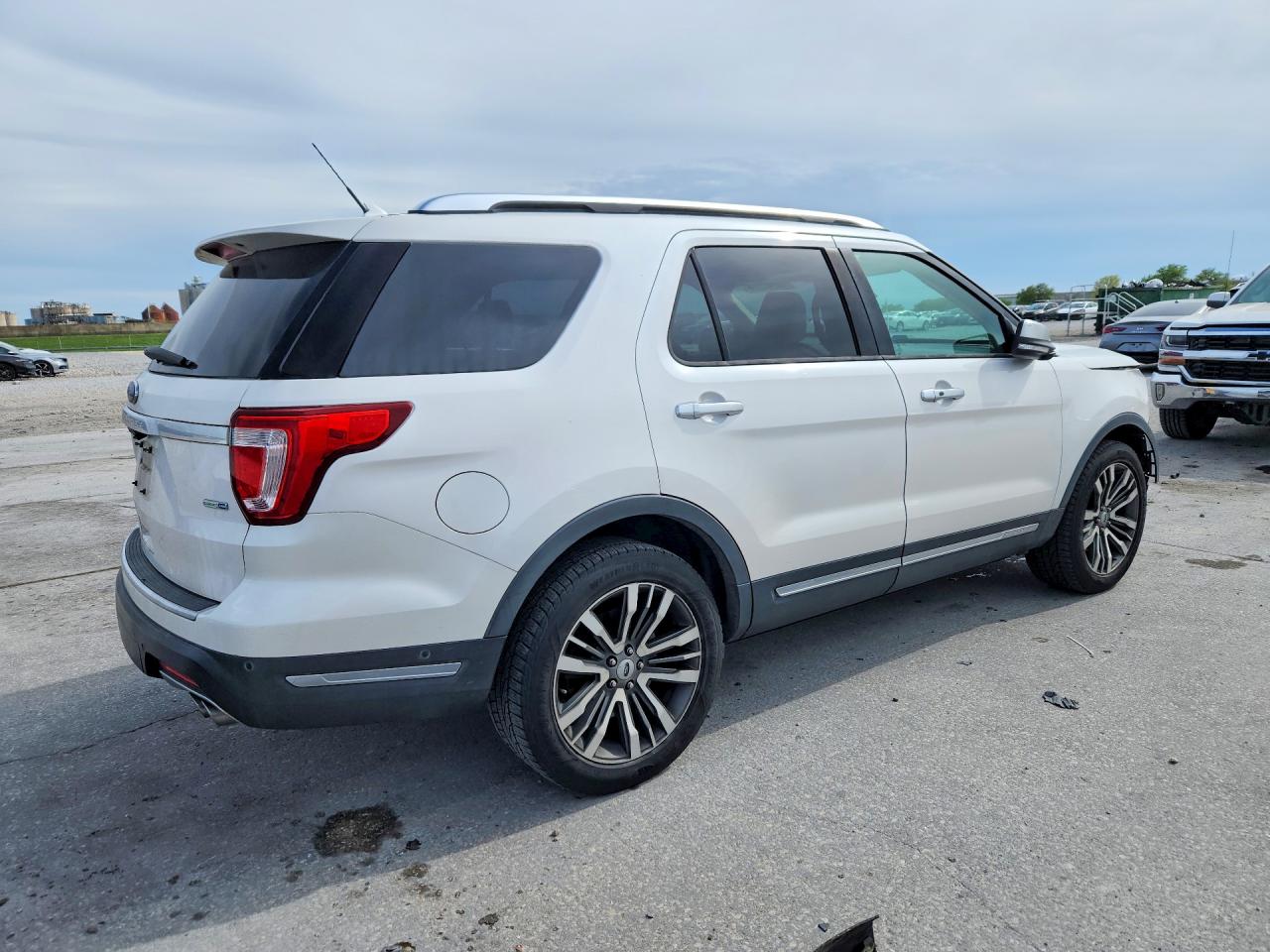 2018 FORD EXPLORER PLATINUM photo 5