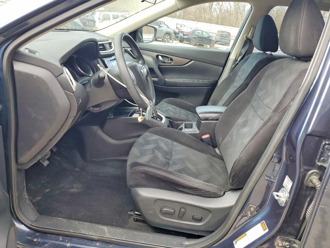 2014 NISSAN ROGUE SV photo 7