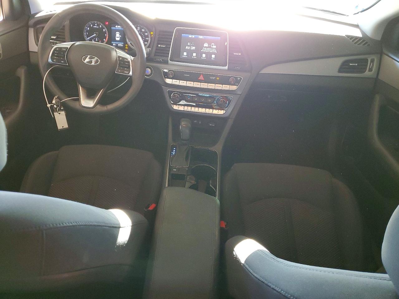2018 HYUNDAI SONATA SEL photo 8