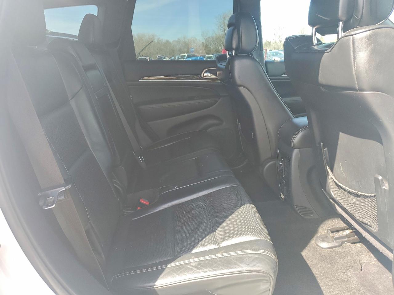 2015 JEEP GRAND CHEROKEE OVERLAND photo 31