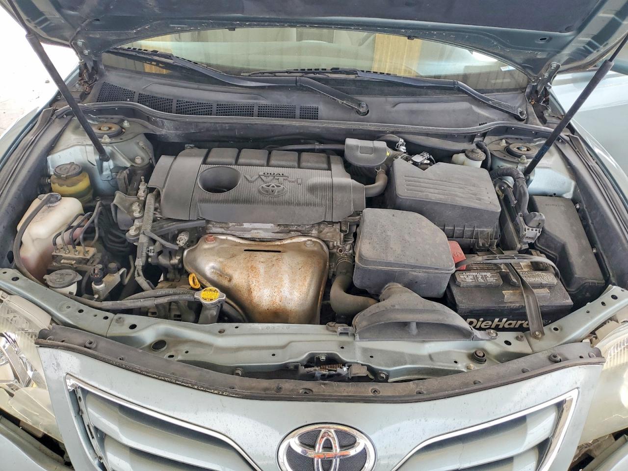 2011 TOYOTA CAMRY LE photo 11