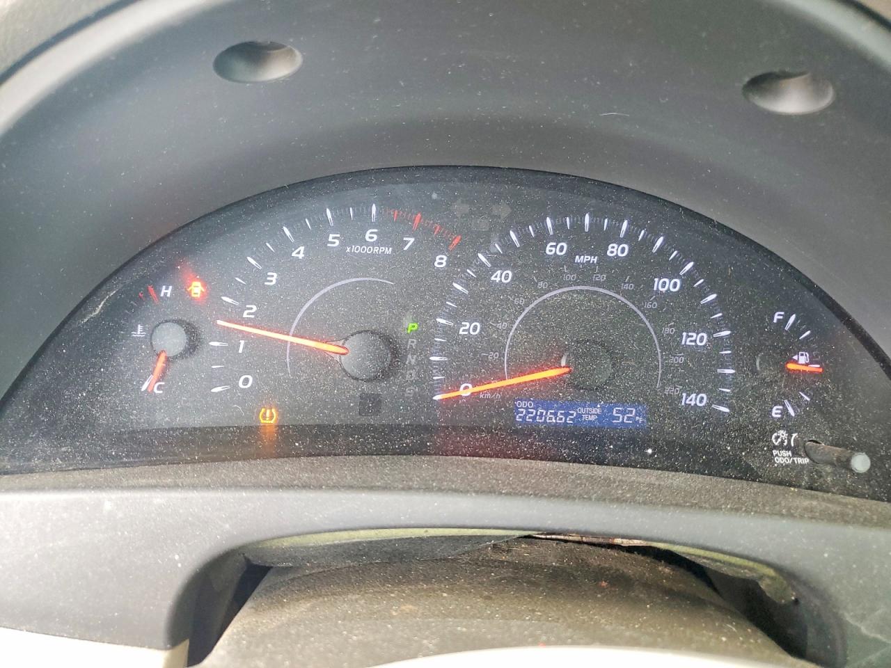 2011 TOYOTA CAMRY LE photo 9