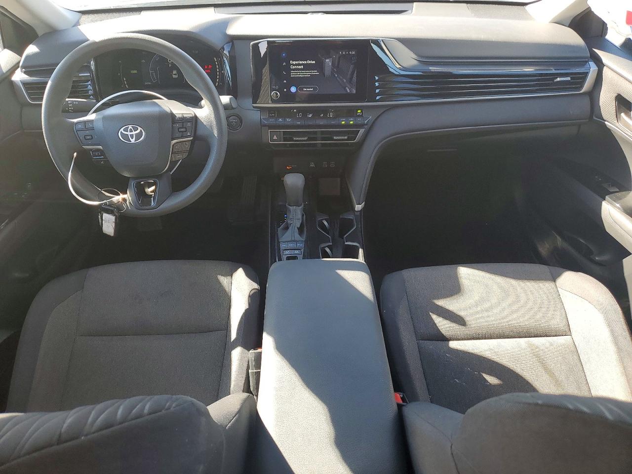 2025 TOYOTA CAMRY LE photo 15