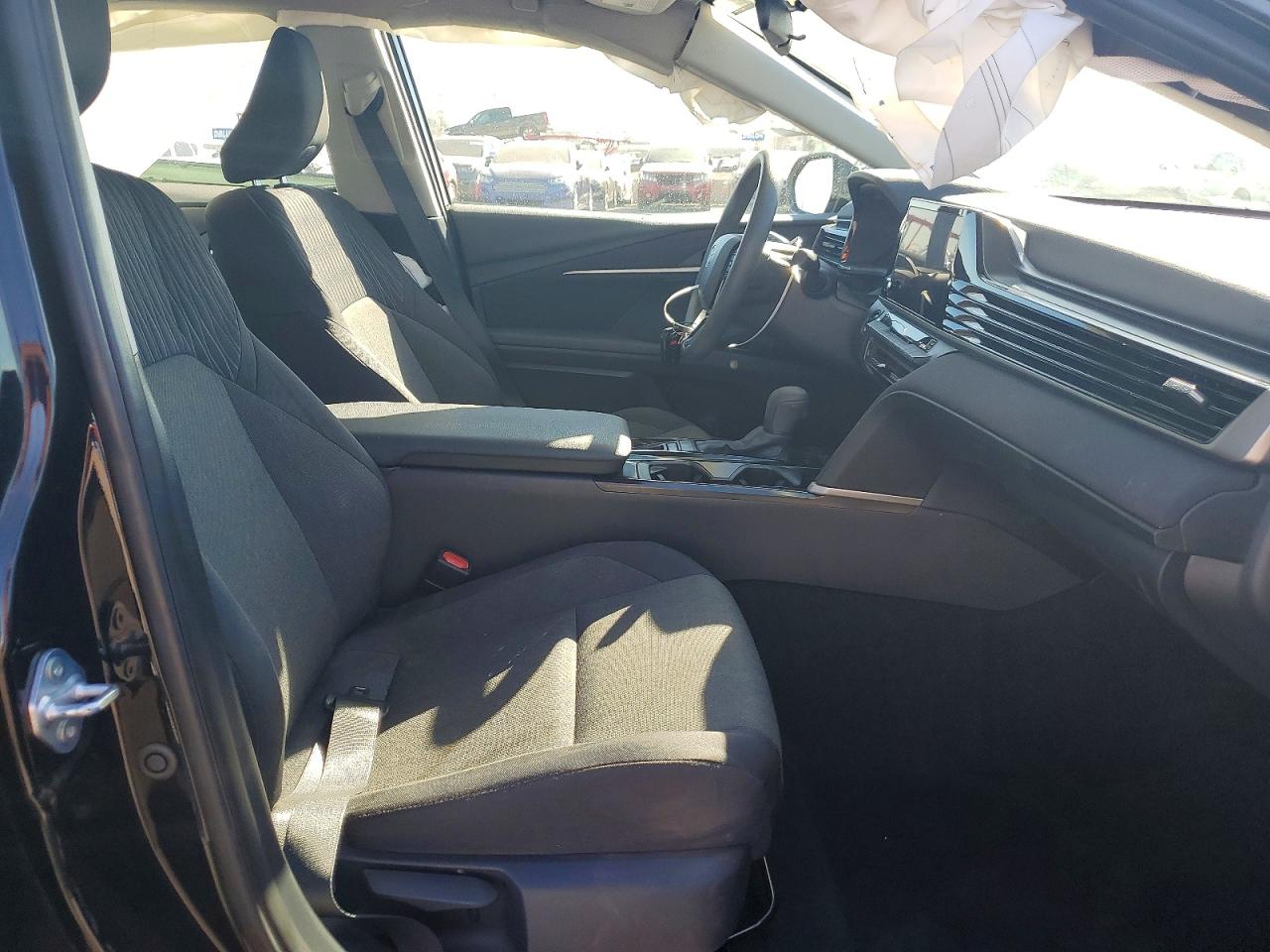 2025 TOYOTA CAMRY LE photo 13