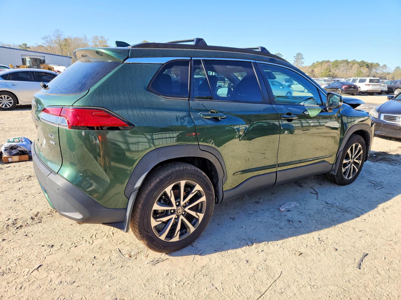 2022 TOYOTA COROLLA CROSS XLE photo 3