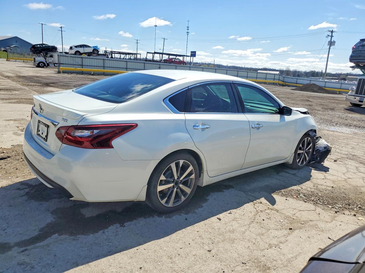 2017 NISSAN ALTIMA 2.5 SR photo 5