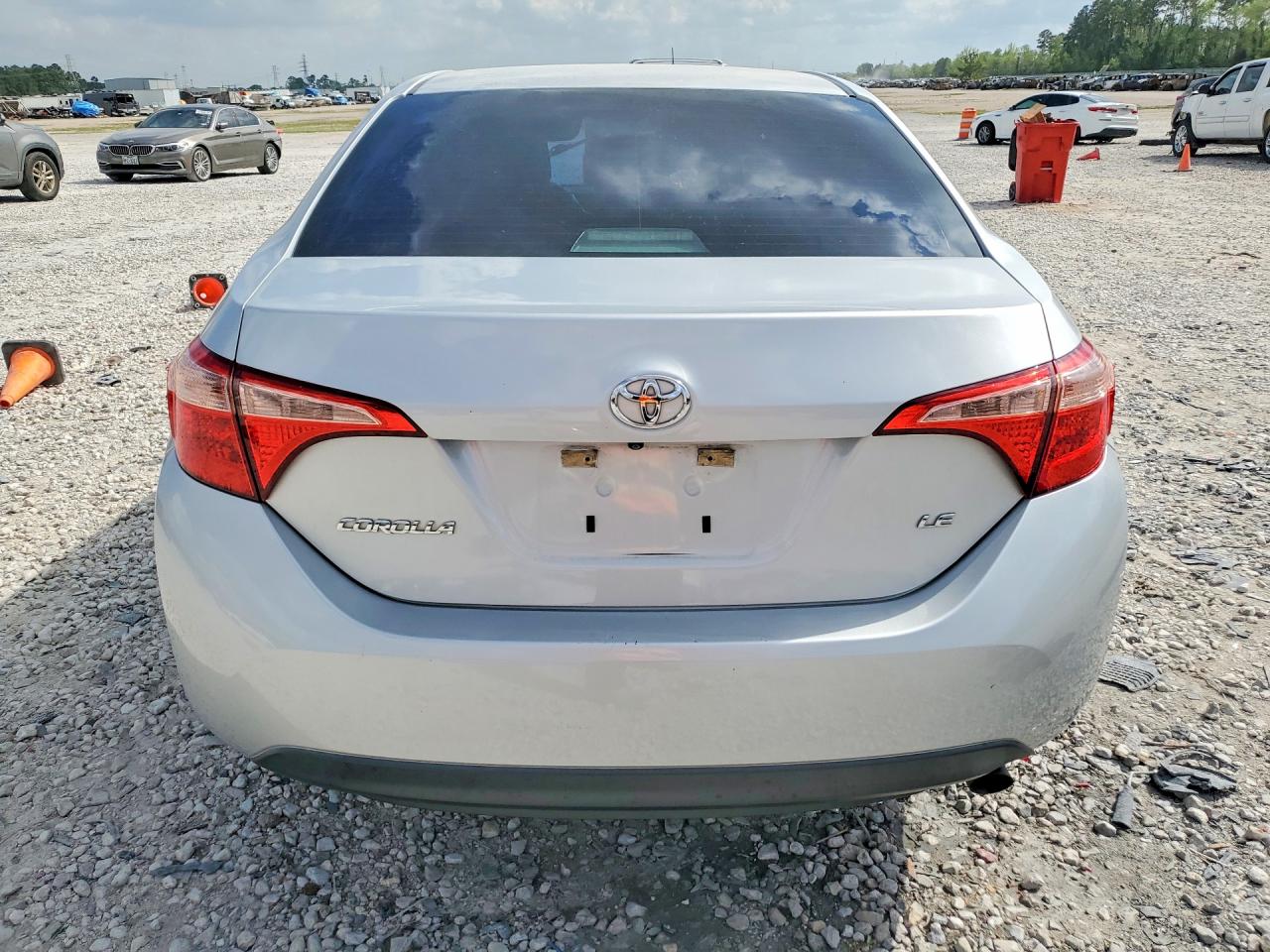 2019 TOYOTA COROLLA LE photo 11
