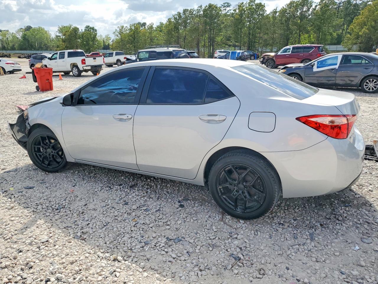 2019 TOYOTA COROLLA LE photo 3