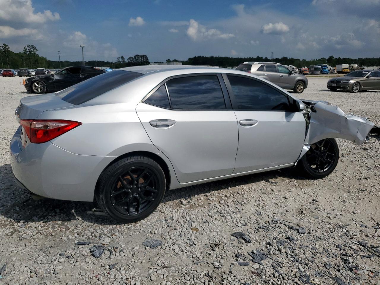 2019 TOYOTA COROLLA LE photo 5