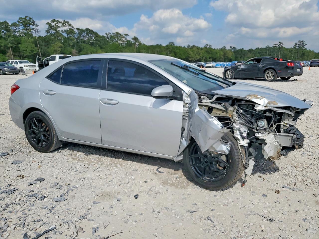 2019 TOYOTA COROLLA LE photo 7