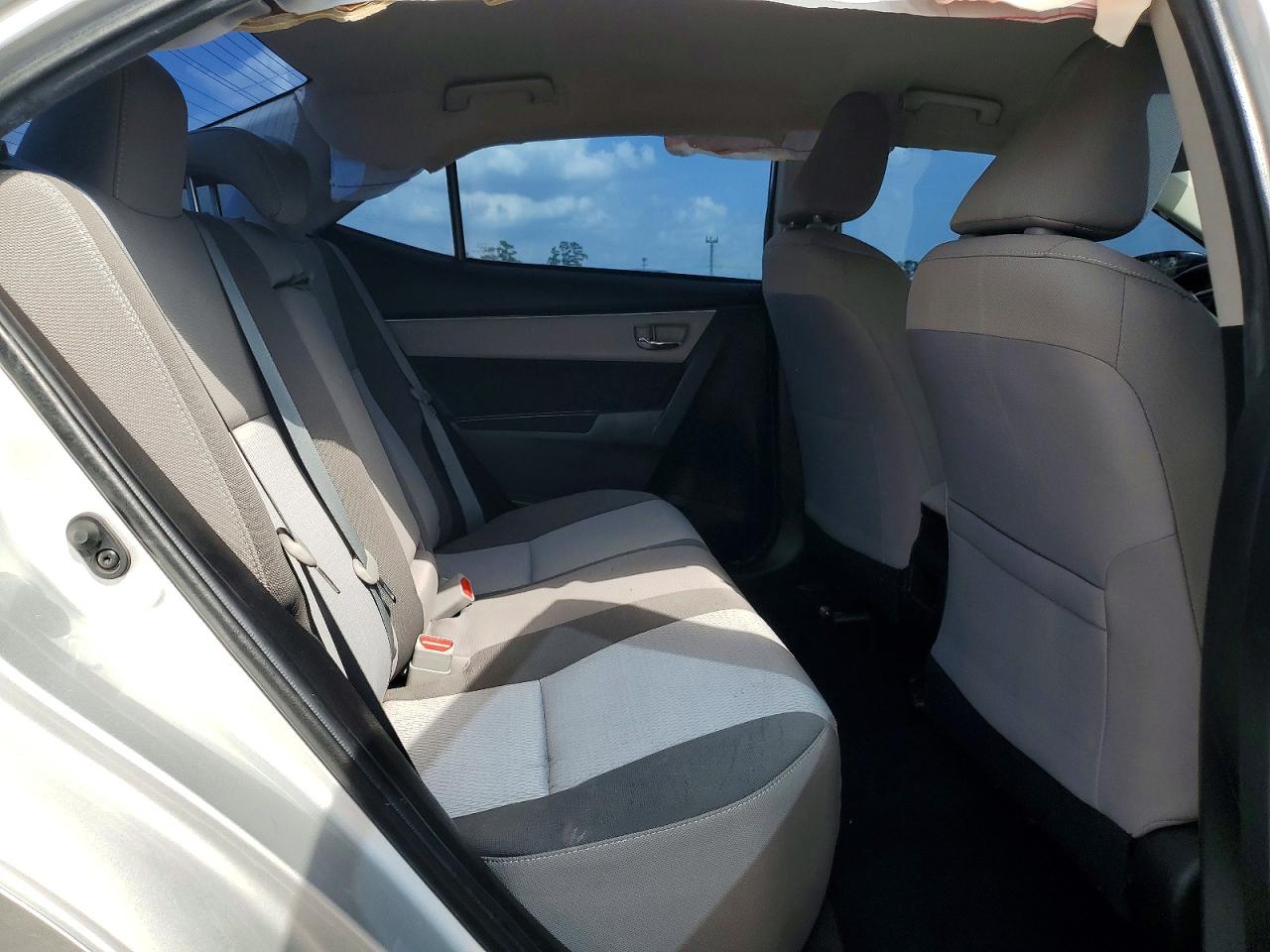 2019 TOYOTA COROLLA LE photo 19