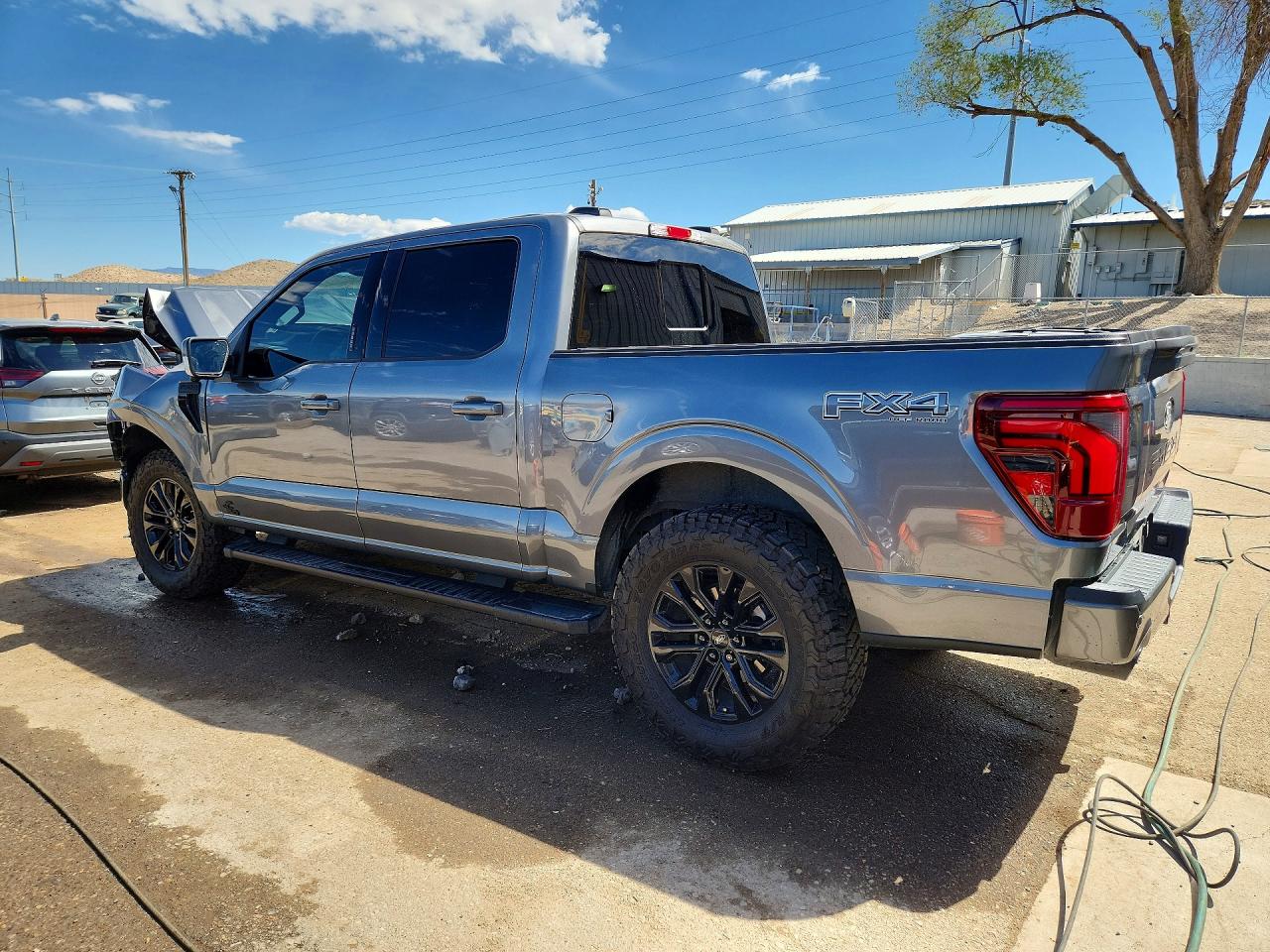2024 FORD F150 LARIAT photo 2