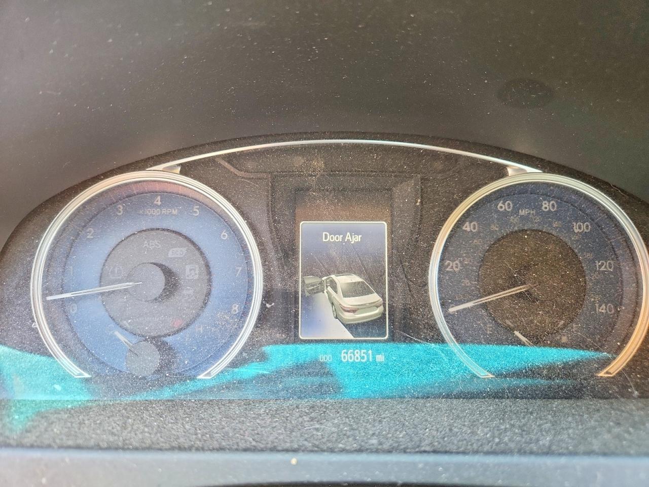 2017 TOYOTA CAMRY LE photo 17