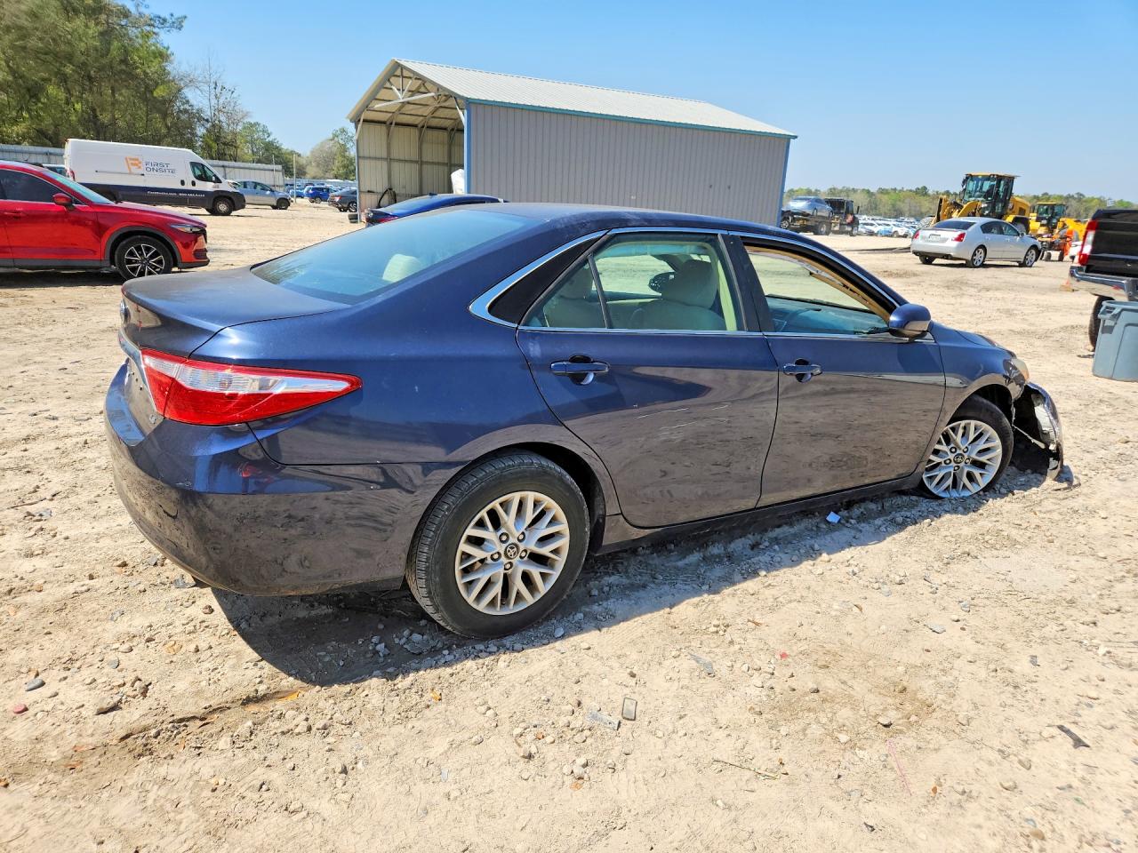 2017 TOYOTA CAMRY LE photo 5