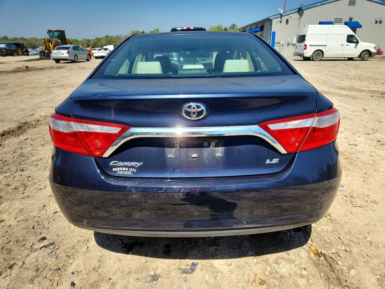 2017 TOYOTA CAMRY LE photo 11
