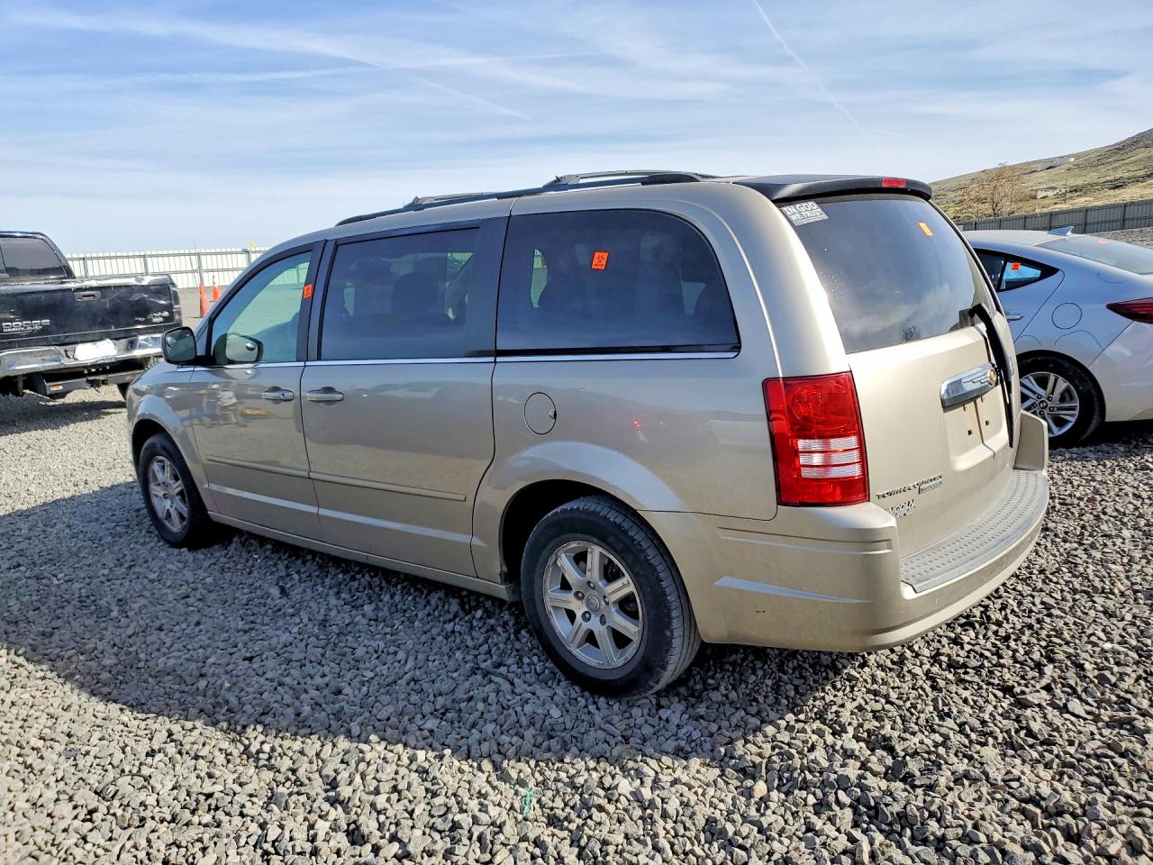2008 CHRYSLER TOWN & COUNTRY TOURING photo 3
