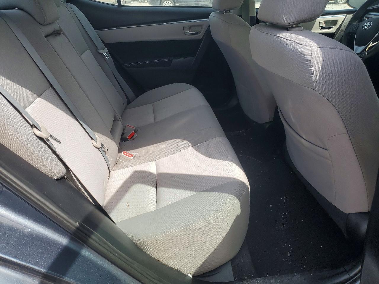 2015 TOYOTA COROLLA LE photo 10