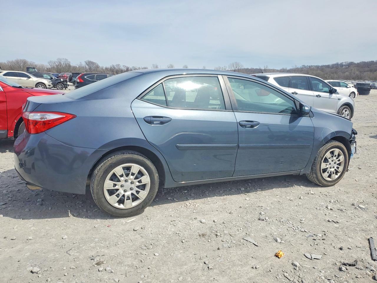 2015 TOYOTA COROLLA LE photo 3