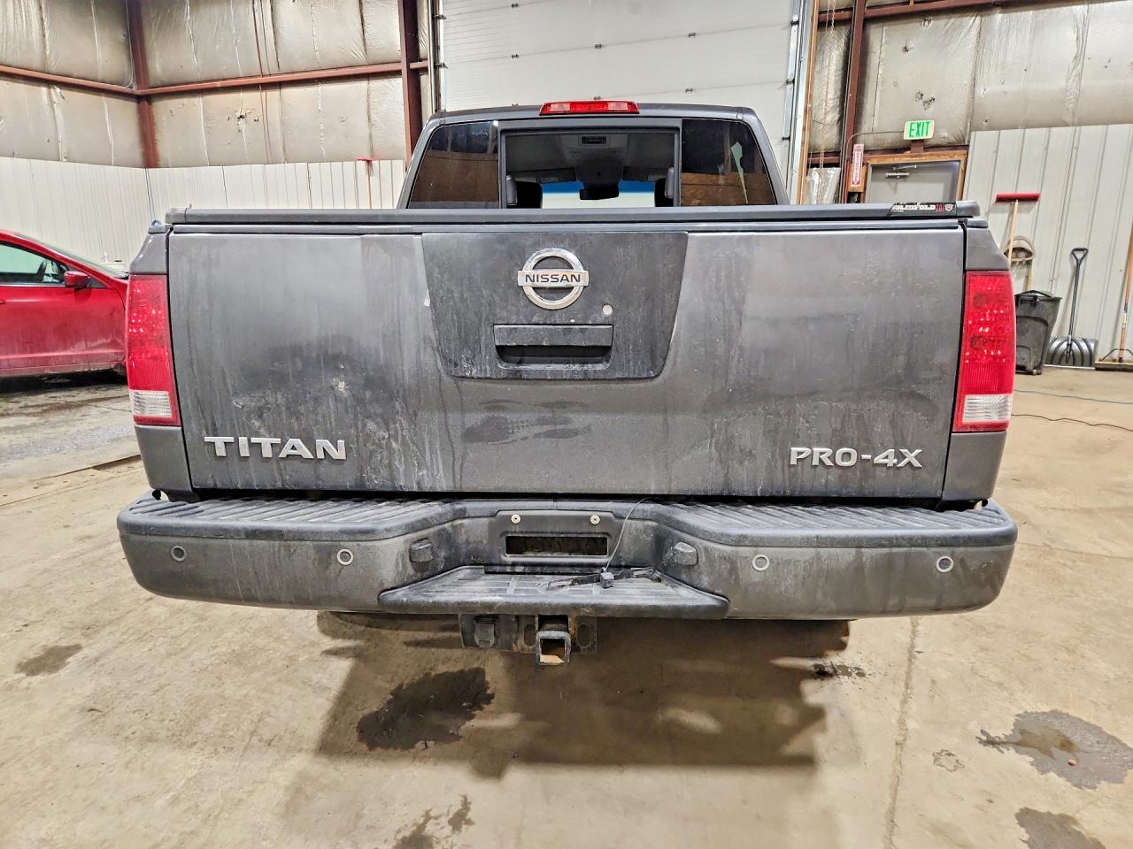 2010 NISSAN TITAN SE photo 11