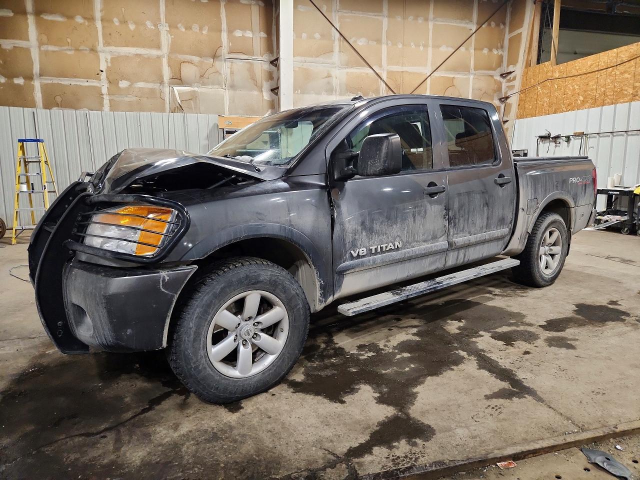 2010 NISSAN TITAN