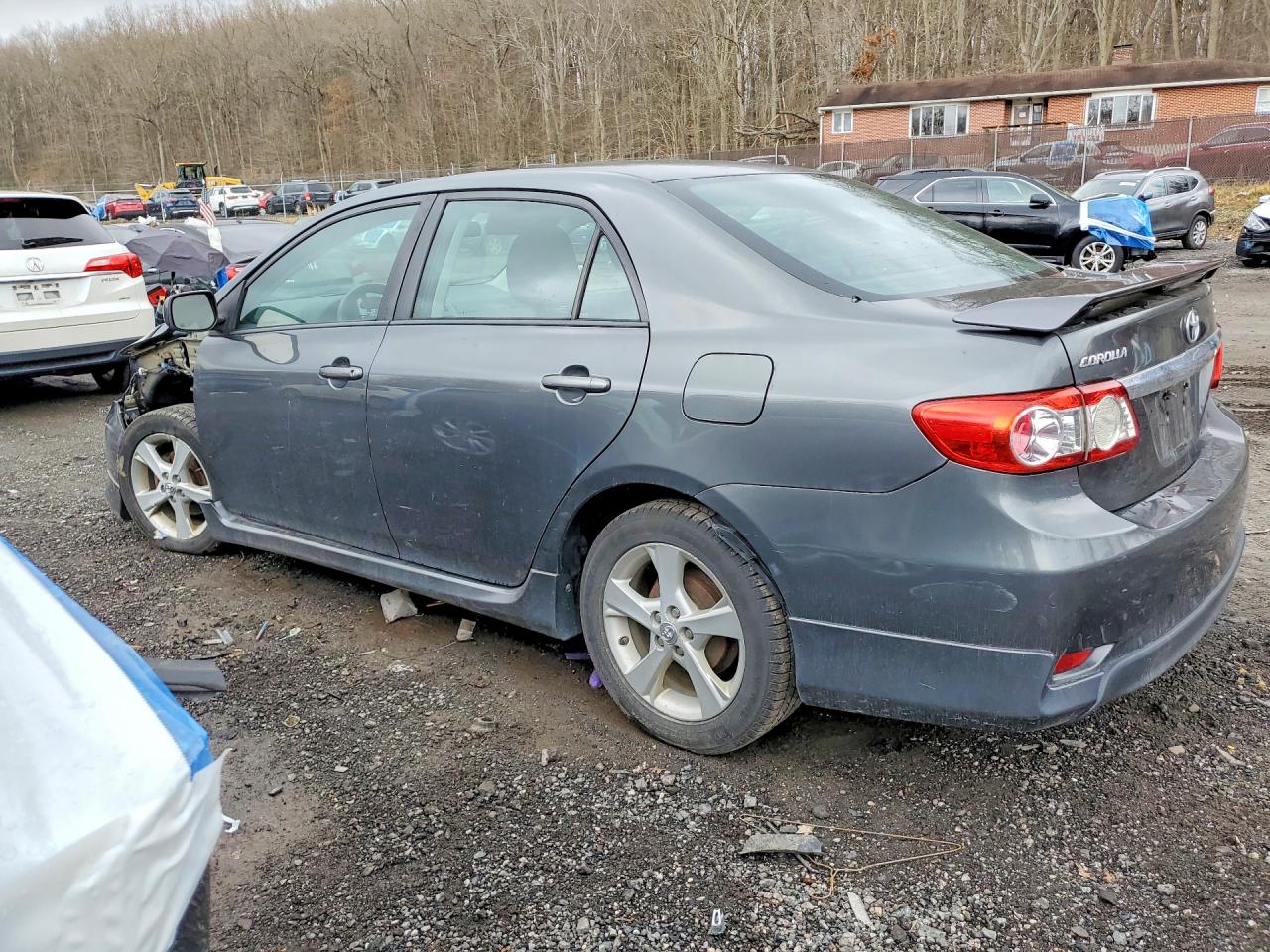 2013 TOYOTA COROLLA S photo 2