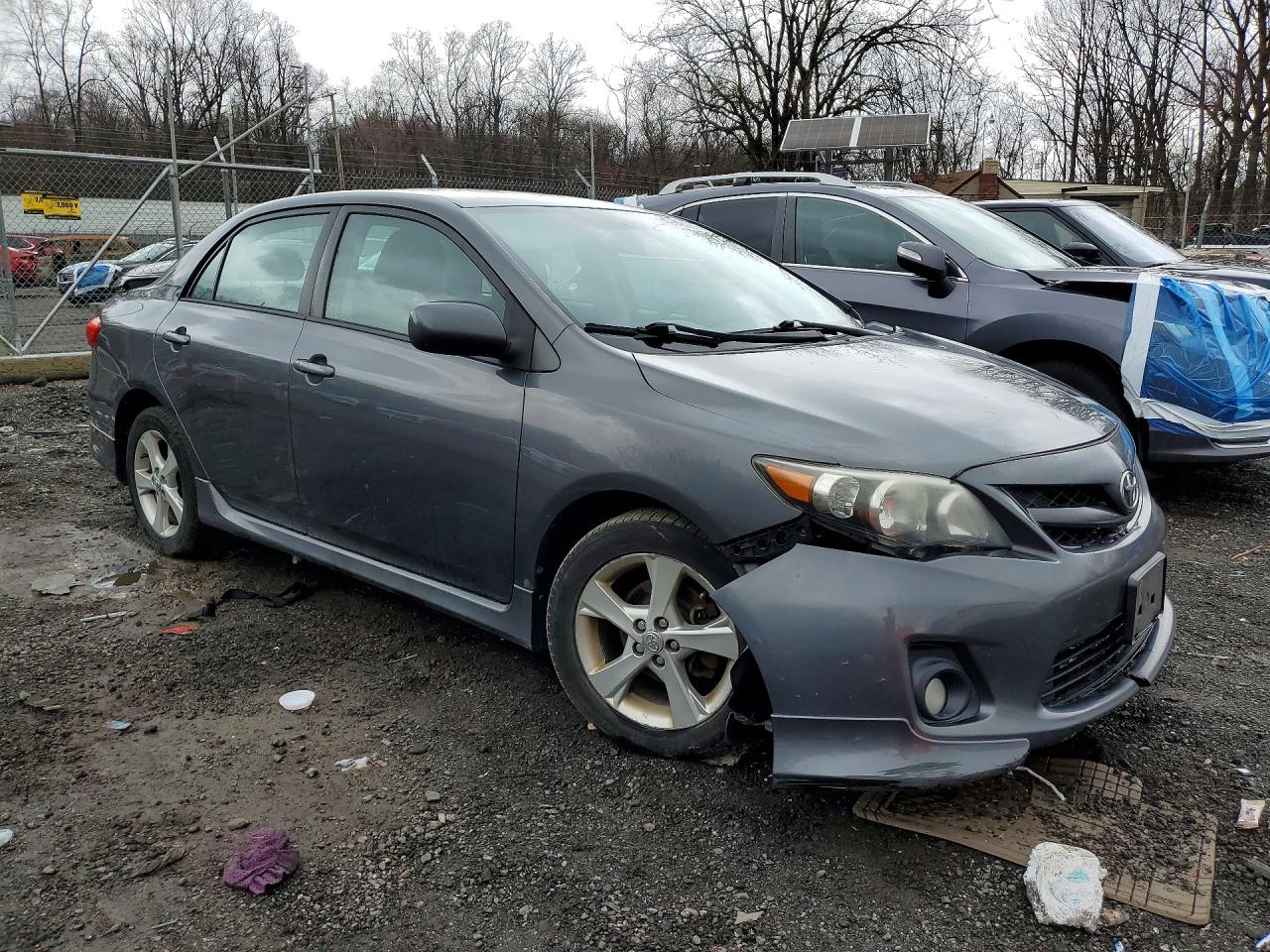 2013 TOYOTA COROLLA S photo 4