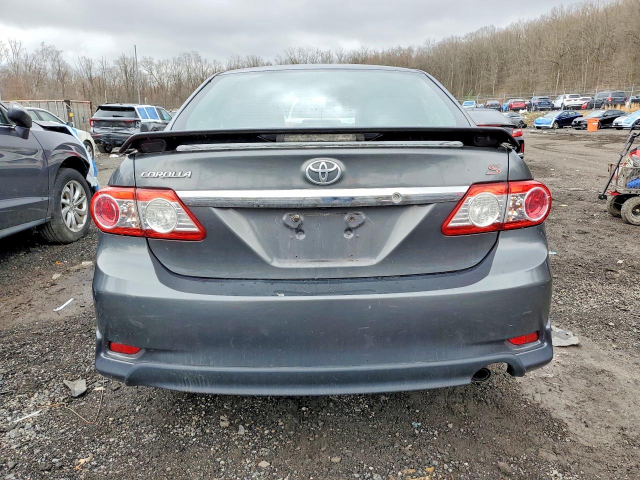 2013 TOYOTA COROLLA S photo 6