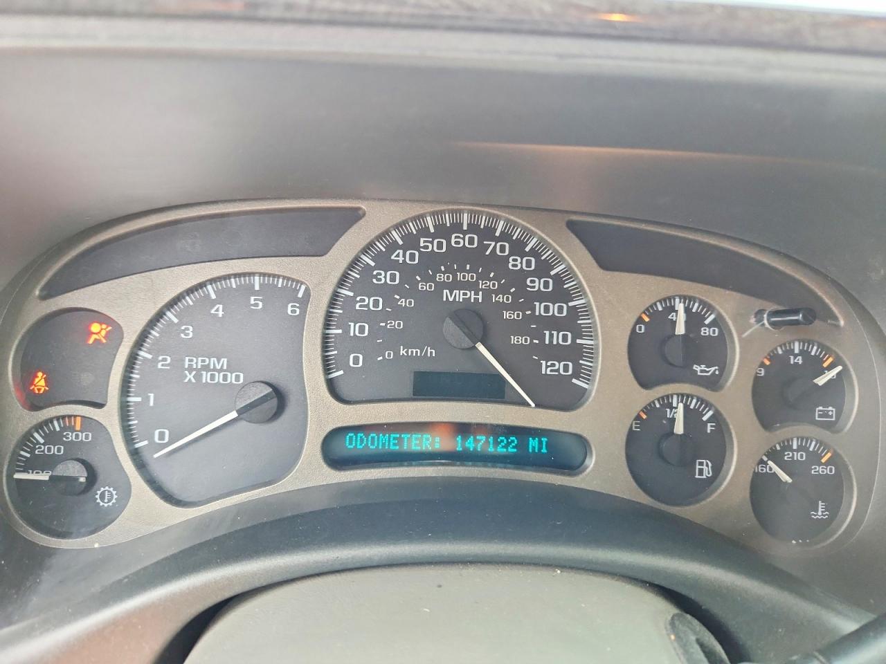 2004 GMC YUKON DENALI photo 25