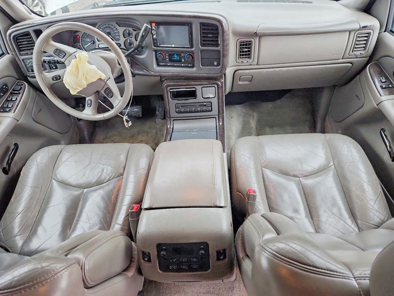 2004 GMC YUKON DENALI photo 22