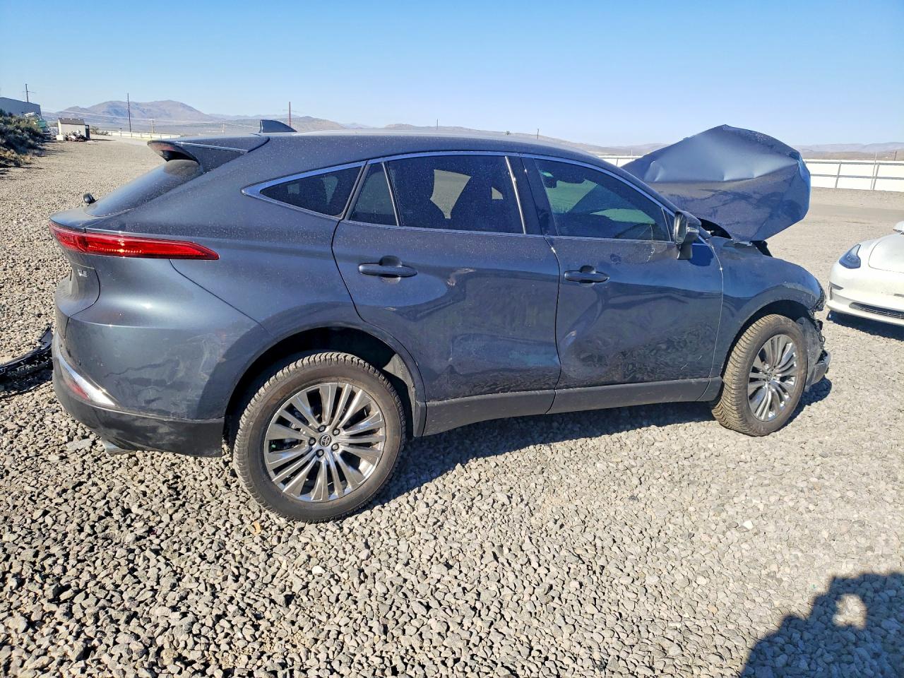 2024 TOYOTA VENZA XLE photo 5