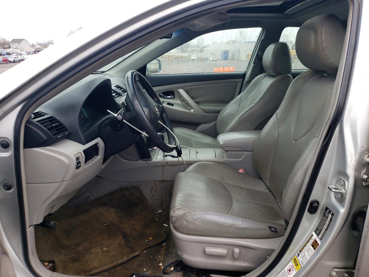 2009 TOYOTA CAMRY SE photo 13