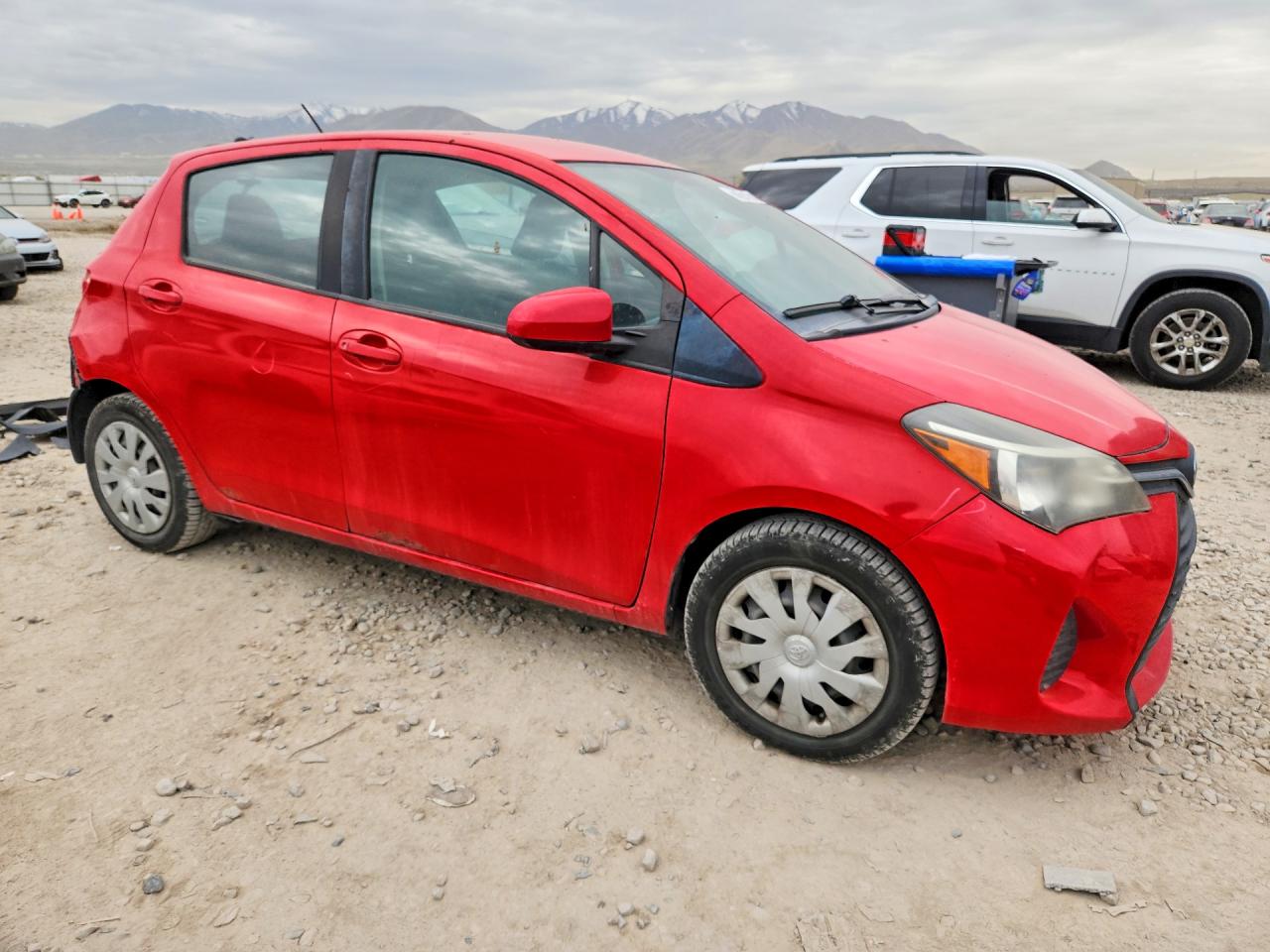 2015 TOYOTA YARIS 5-DOOR L photo 4
