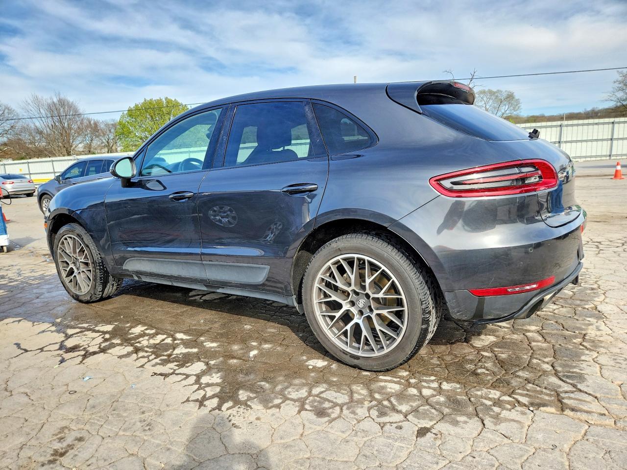 2018 PORSCHE MACAN S photo 2