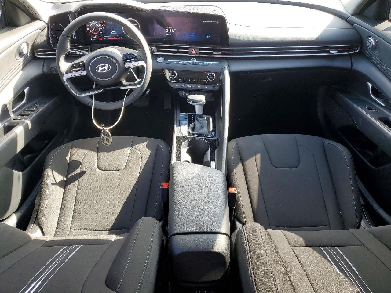 2025 HYUNDAI ELANTRA SEL CONVENIENCE photo 22