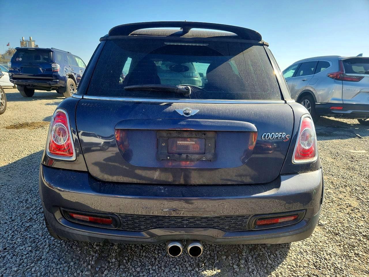 2012 MINI COOPER S photo 16