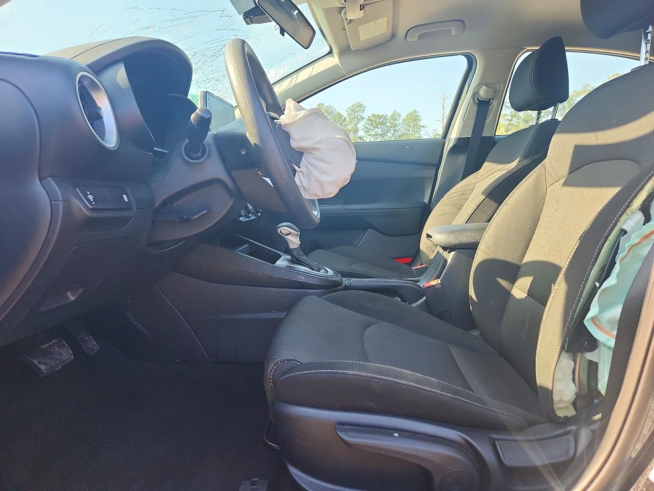 2024 KIA FORTE LX photo 19