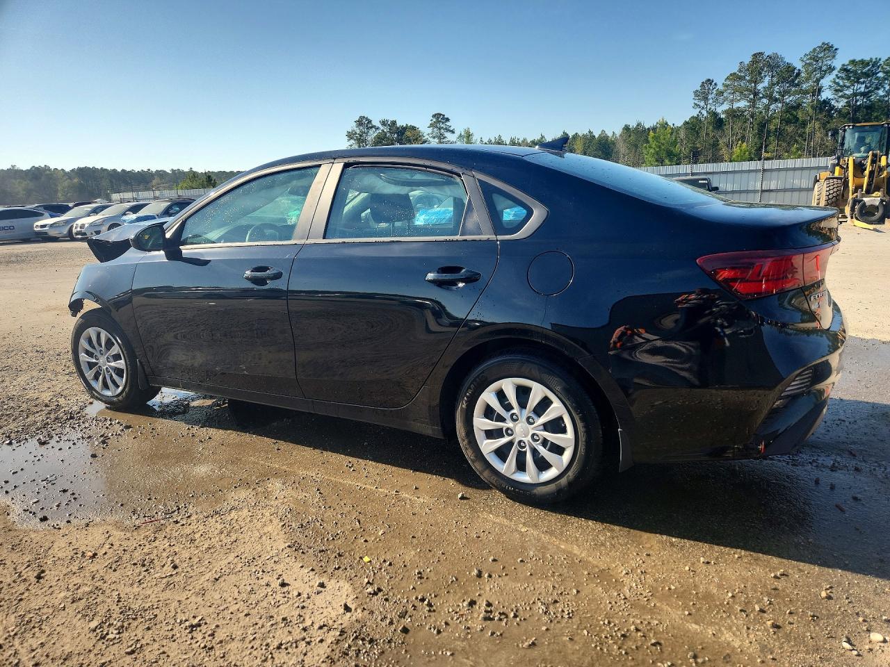 2024 KIA FORTE LX photo 4