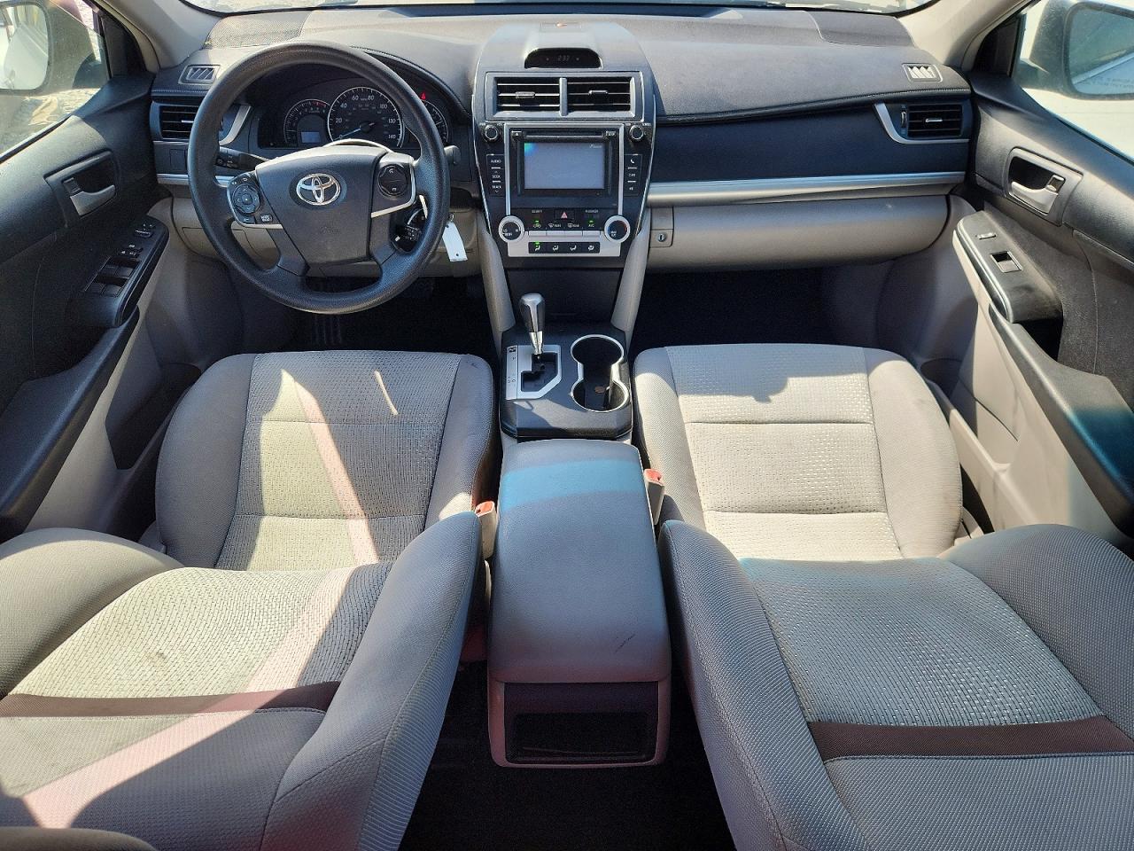 2012 TOYOTA CAMRY LE photo 22