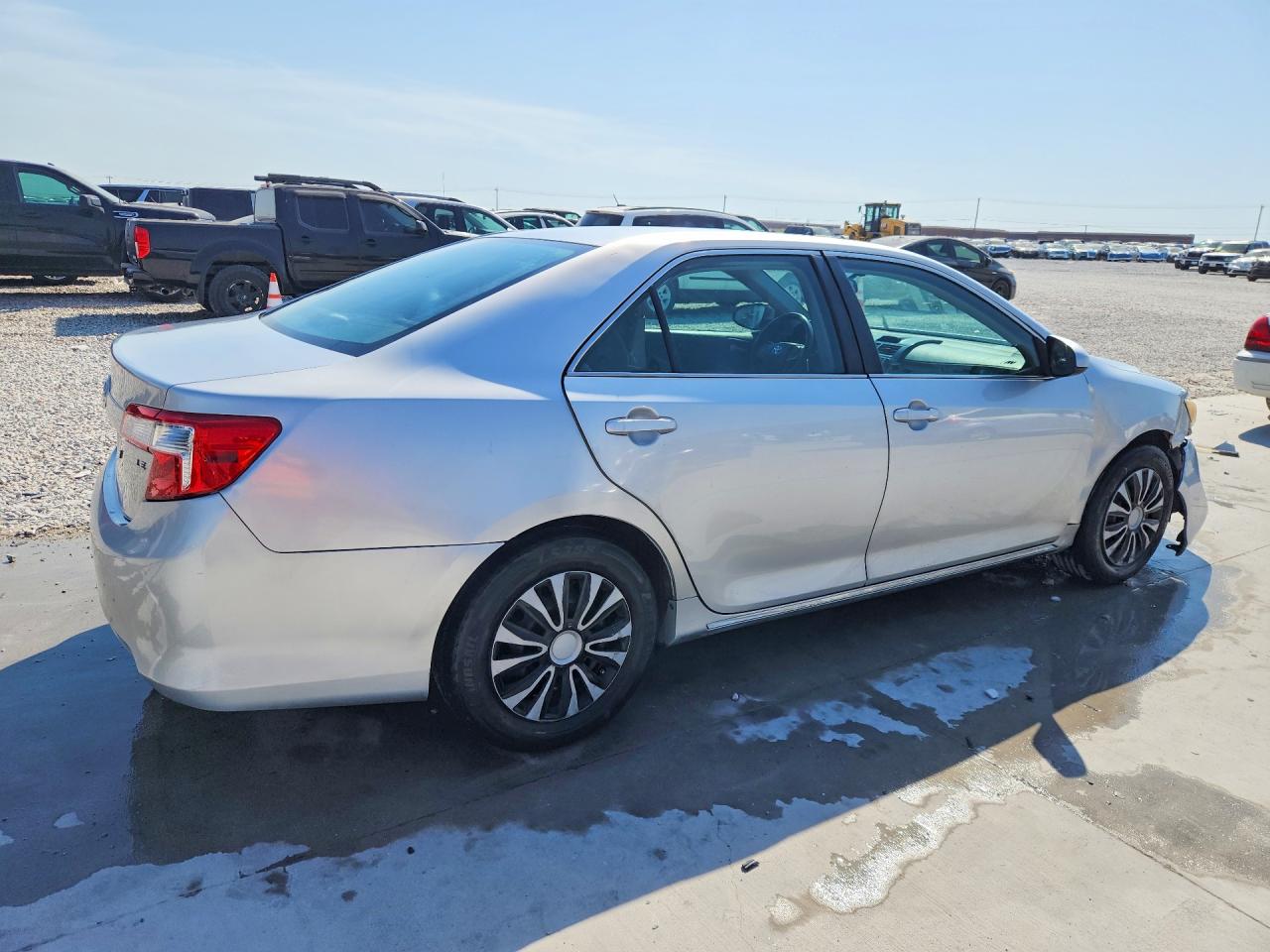 2012 TOYOTA CAMRY LE photo 7