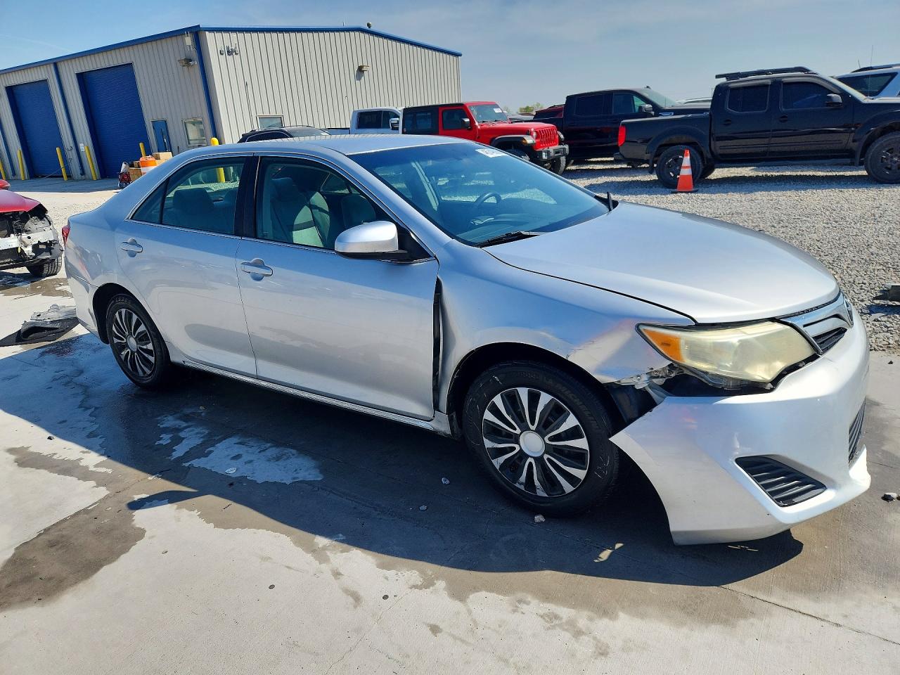 2012 TOYOTA CAMRY LE photo 10