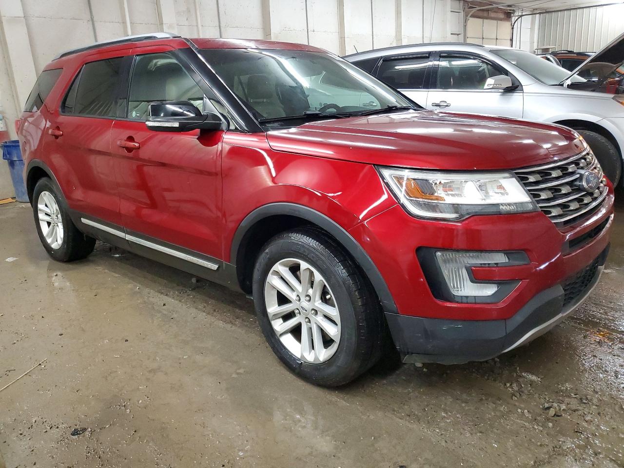 2016 FORD EXPLORER XLT photo 4
