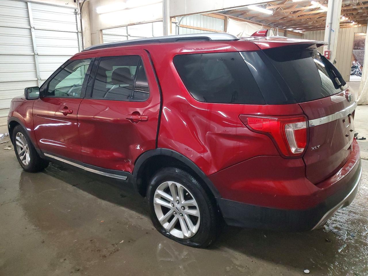 2016 FORD EXPLORER XLT photo 2
